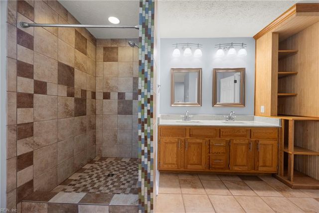 105 Willards WAY, Yorktown, VA 23693