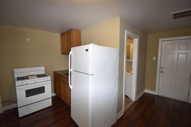 3000 S Kedvale Avenue, Chicago, IL 60623