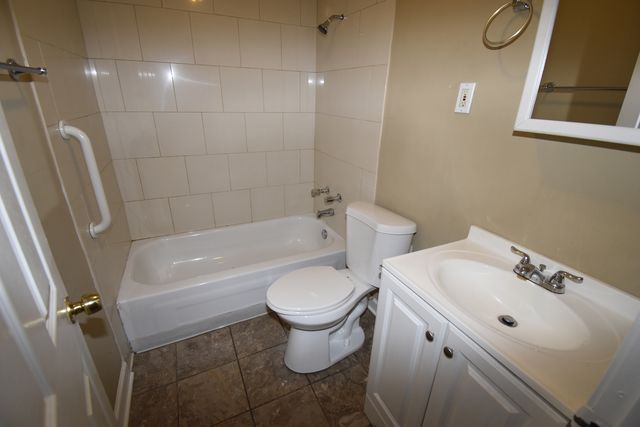 3000 S Kedvale Avenue, Chicago, IL 60623