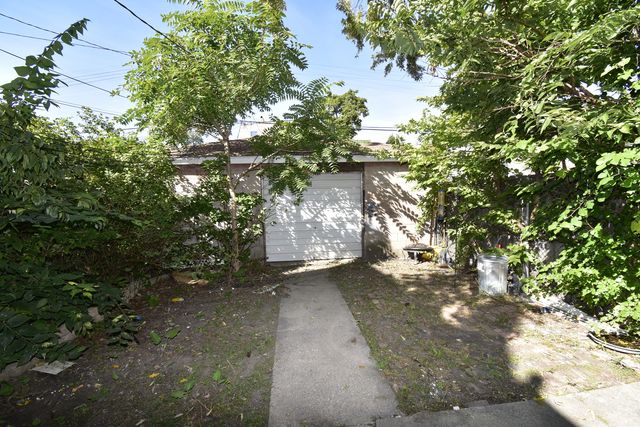 3000 S Kedvale Avenue, Chicago, IL 60623