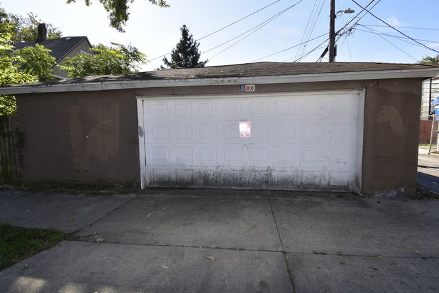 3000 S Kedvale Avenue, Chicago, IL 60623