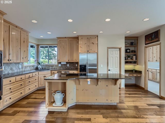 15901 Sw BELL Rd, Sherwood, OR 97140