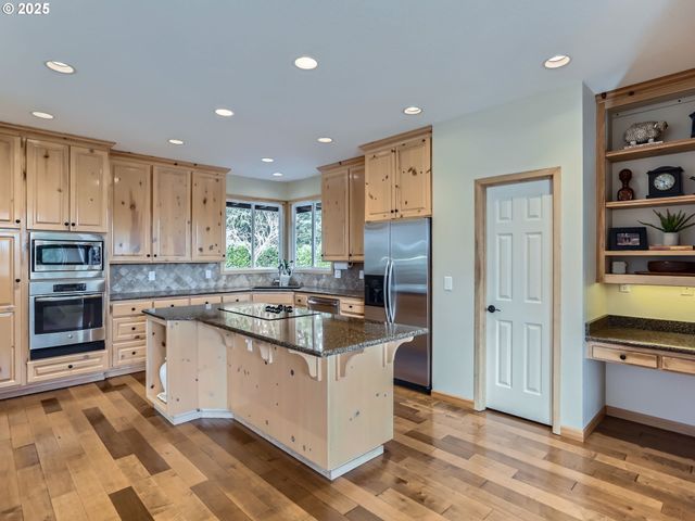 15901 Sw BELL Rd, Sherwood, OR 97140