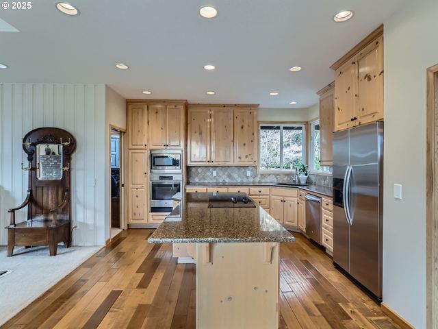 15901 Sw BELL Rd, Sherwood, OR 97140