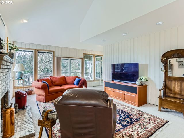 15901 Sw BELL Rd, Sherwood, OR 97140