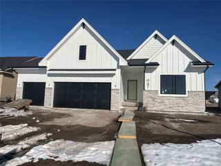 947 SW Boulder Drive, Grimes, IA 50111