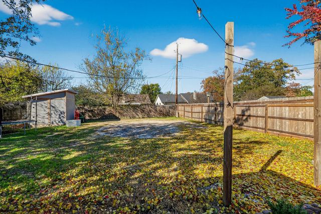 4125 Woodcrest Drive, Bryan, TX 77802