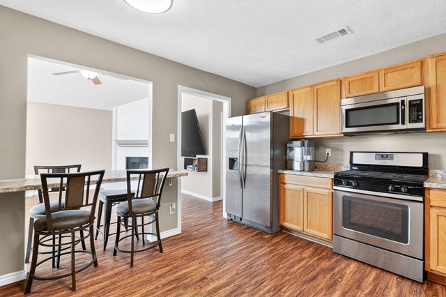 4125 Woodcrest Drive, Bryan, TX 77802