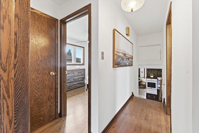 5253 S Moody Avenue, Chicago, IL 60638
