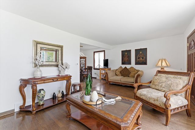 5253 S Moody Avenue, Chicago, IL 60638