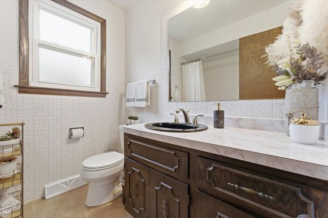 5253 S Moody Avenue, Chicago, IL 60638