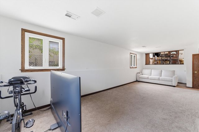 5253 S Moody Avenue, Chicago, IL 60638