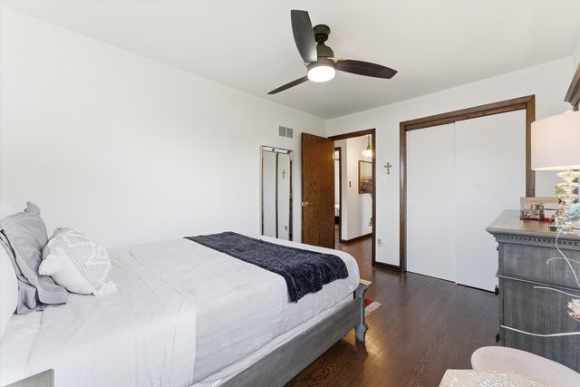 5253 S Moody Avenue, Chicago, IL 60638