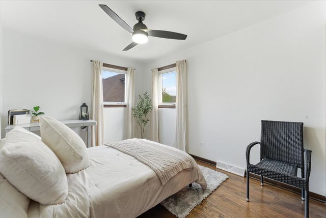 5253 S Moody Avenue, Chicago, IL 60638