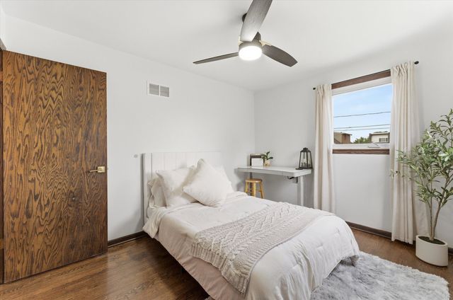 5253 S Moody Avenue, Chicago, IL 60638