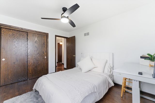 5253 S Moody Avenue, Chicago, IL 60638