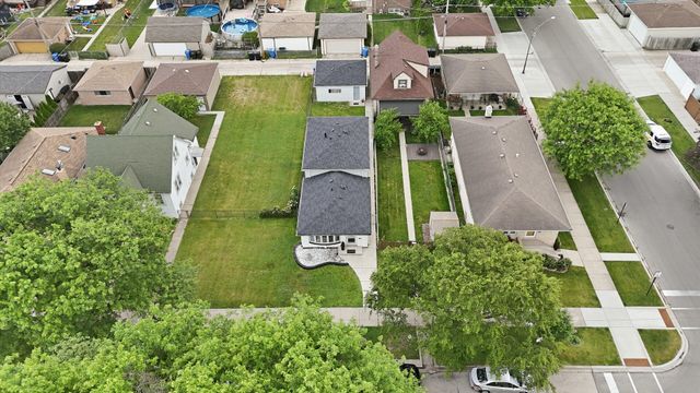 5253 S Moody Avenue, Chicago, IL 60638