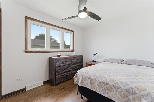 5253 S Moody Avenue, Chicago, IL 60638