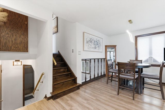 5253 S Moody Avenue, Chicago, IL 60638