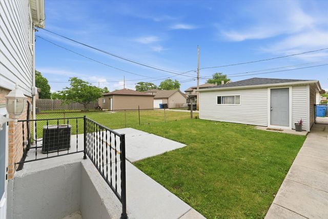 5253 S Moody Avenue, Chicago, IL 60638