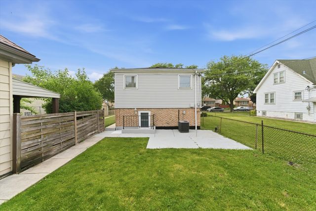 5253 S Moody Avenue, Chicago, IL 60638