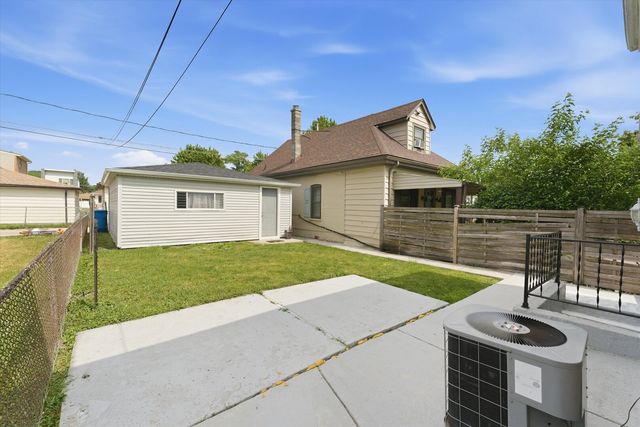 5253 S Moody Avenue, Chicago, IL 60638