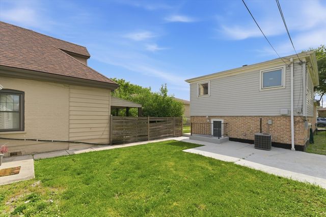 5253 S Moody Avenue, Chicago, IL 60638