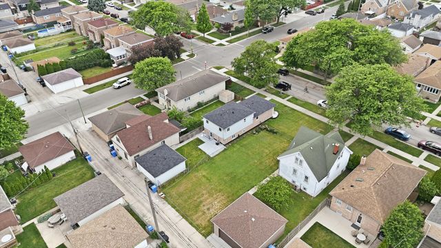 5253 S Moody Avenue, Chicago, IL 60638