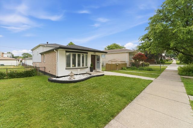 5253 S Moody Avenue, Chicago, IL 60638
