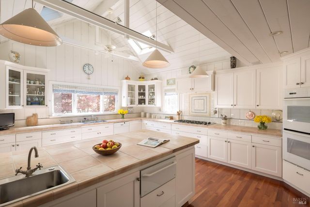 2399 Sobre Vista Rd, Sonoma, CA 95476