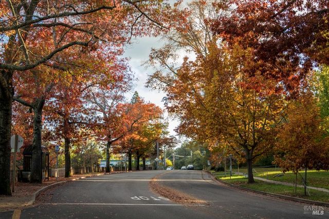 2399 Sobre Vista Rd, Sonoma, CA 95476