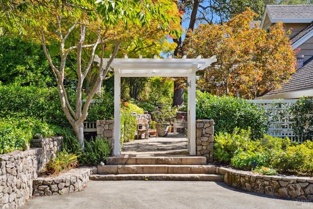 2399 Sobre Vista Rd, Sonoma, CA 95476