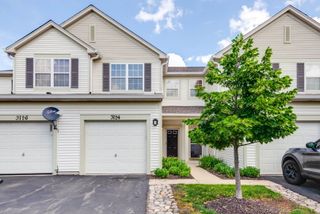 3124 Falling Waters Lane 3124, Lindenhurst, IL 60046