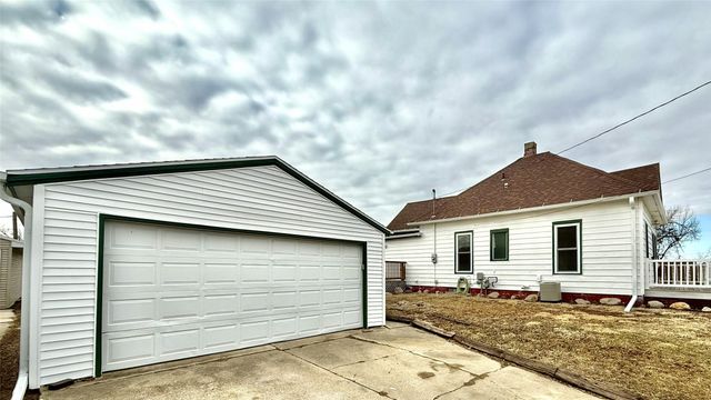 12 N 12th Street, Marshalltown, IA 50158