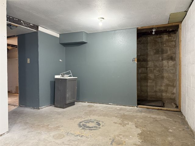 12 N 12th Street, Marshalltown, IA 50158