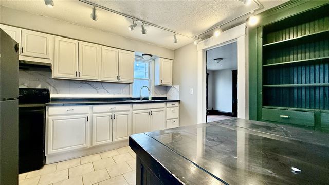 12 N 12th Street, Marshalltown, IA 50158