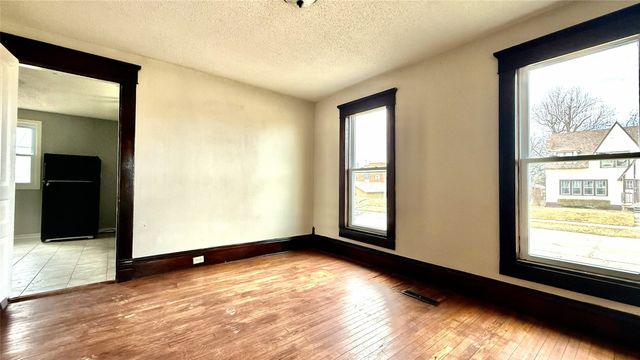 12 N 12th Street, Marshalltown, IA 50158