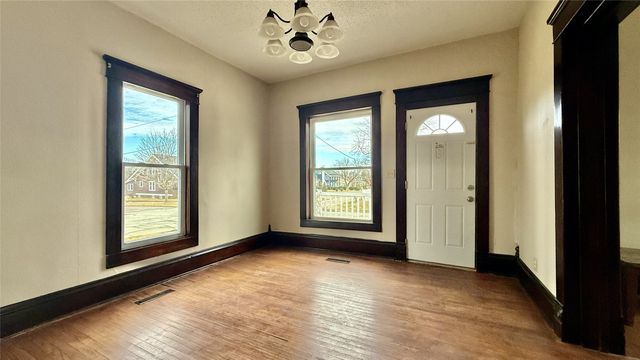 12 N 12th Street, Marshalltown, IA 50158