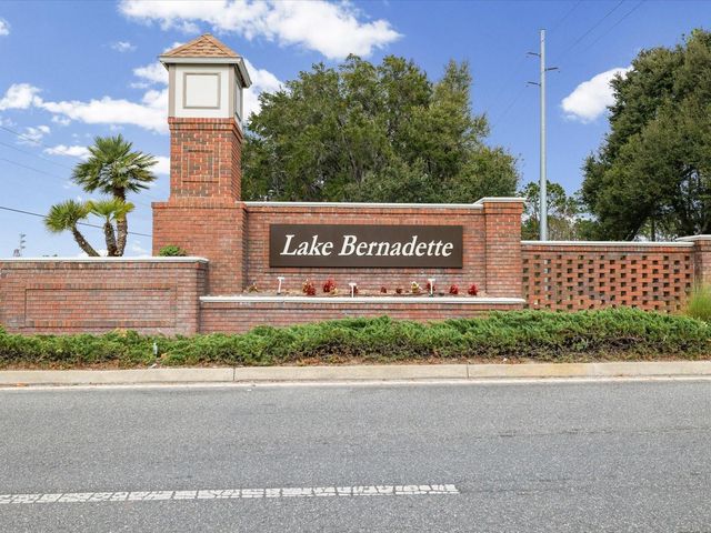 5235 POND VIEW COURT, Zephyrhills, FL 33541