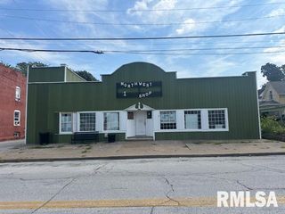 1411 WASHINGTON Street, Davenport, IA 52804