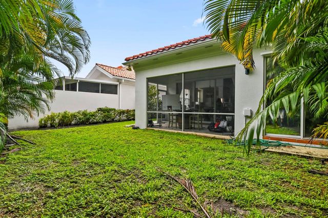 4766 Valencia Drive, Delray Beach, FL 33445