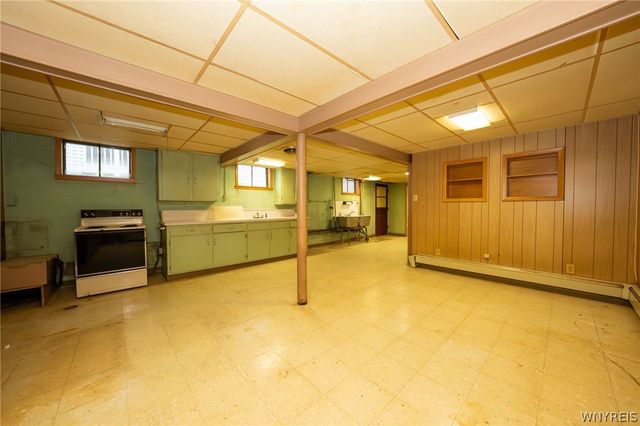 61 North Shore Drive, Hamburg, NY 14219