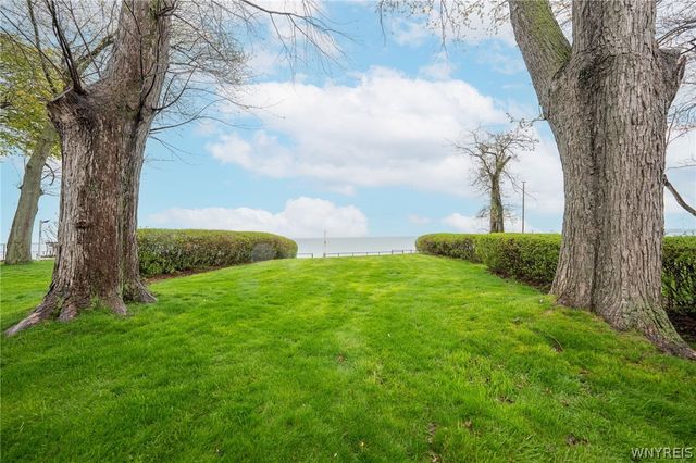 61 North Shore Drive, Hamburg, NY 14219