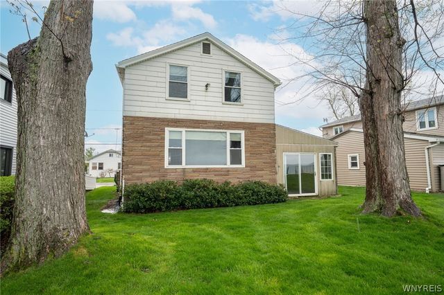61 North Shore Drive, Hamburg, NY 14219