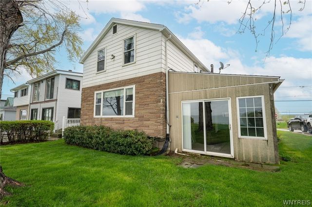61 North Shore Drive, Hamburg, NY 14219
