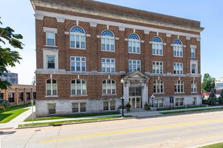 105 WASHINGTON AVENUE #002, Oshkosh, WI 54901
