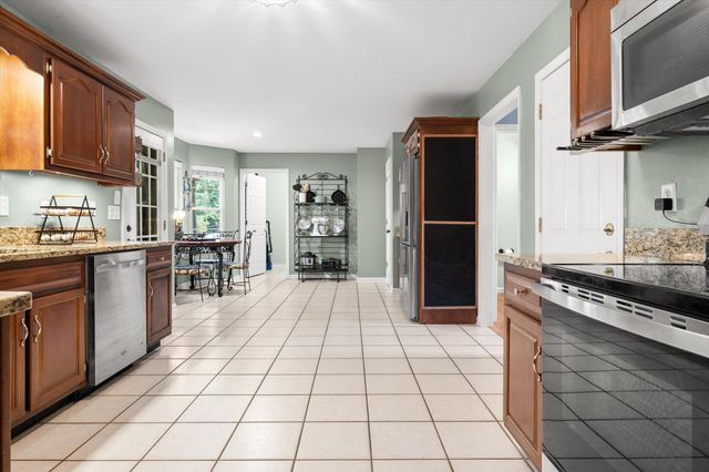 1011 Clift Cave Drive, Soddy Daisy, TN 37379