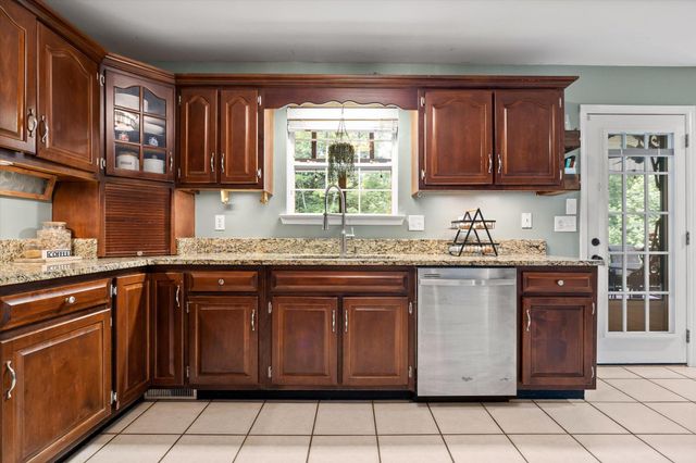 1011 Clift Cave Drive, Soddy Daisy, TN 37379