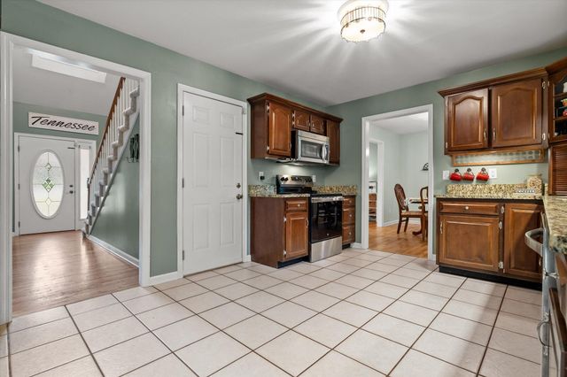1011 Clift Cave Drive, Soddy Daisy, TN 37379