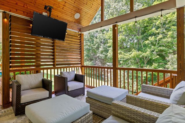 1011 Clift Cave Drive, Soddy Daisy, TN 37379